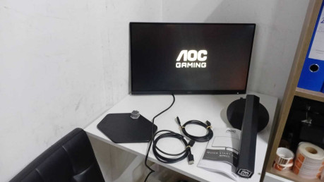 AOC Q27G4ZR 27