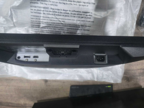 MSI MAG 242F 23.8