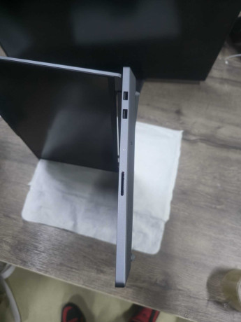 LENOVO TB 21U00013TX R9-8940HX 32G 1TB 16