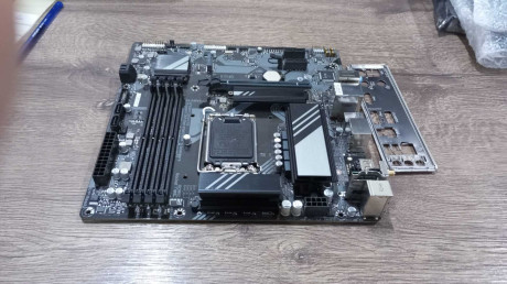 Gigabyte B760M-DS3H-AX-DDR5 Intel B760 Sok(OUTLET)