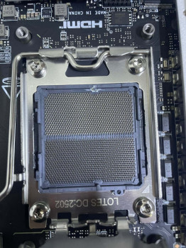 MSI MPG B650I EDGE WIFI AMD B650 Soket AM5(OUTLET)