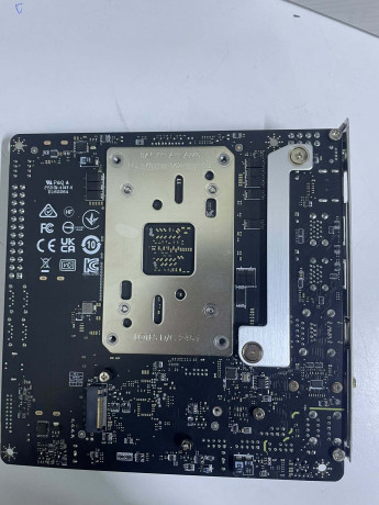 MSI MPG B650I EDGE WIFI AMD B650 Soket AM5(OUTLET)