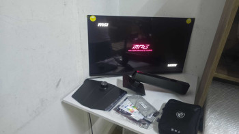 MSI 31.5 MPG 322UR QD-OLED X24 4K 240HZ OL(OUTLET)