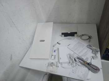 SAMSUNG ODYSSEY M8 LS32DM801UUXUF 32