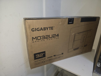 GIGABYTE MO32U24 31.5 QD-OLED 240HZ 4K MON(OUTLET)